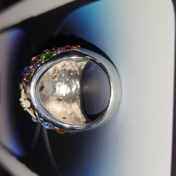 Ring - Picture 3 of 5